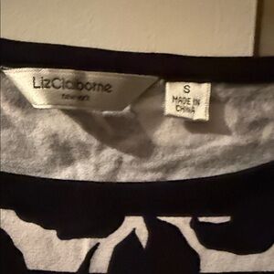 Liz Claiborne Black and White Graphic Mid Sleeve Top